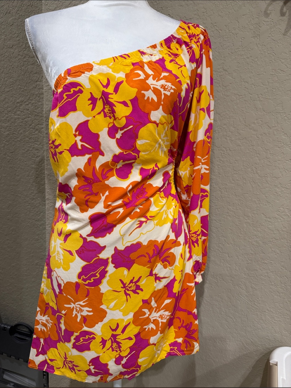 NWT L Space Lined One-Shoulder Floral Dress in Yellow, Orange & Pink Sz Med